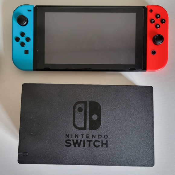 Nintendo switch console bundle - Picture 8 of 9